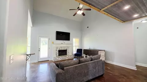 Entry Way - 9567 Holly Springs Rd, Hernando, MS 38632 photo 4 of 13