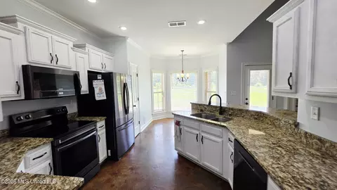 Entry Way - 9567 Holly Springs Rd, Hernando, MS 38632 photo 8 of 13