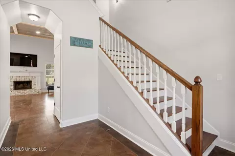 Entry Way - 9567 Holly Springs Rd, Hernando, MS 38632 photo 2 of 10