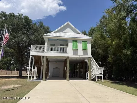 231 Leonhard Ave, Bay Saint Louis, MS 39520