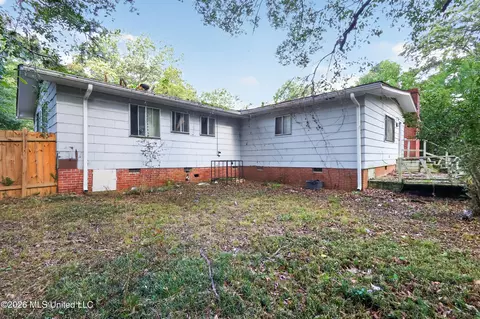Exterior - 220 Mcdowell Park Cir, Jackson, MS 39204 photo 3 of 5
