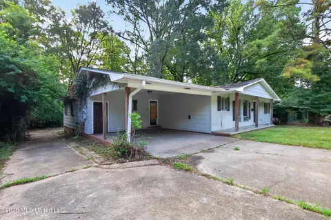 Exterior - 220 Mcdowell Park Cir, Jackson, MS 39204 photo 4 of 5