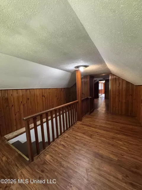 Entry Way - 315 Robinhood Rd, Jackson, MS 39206 photo 2 of 4