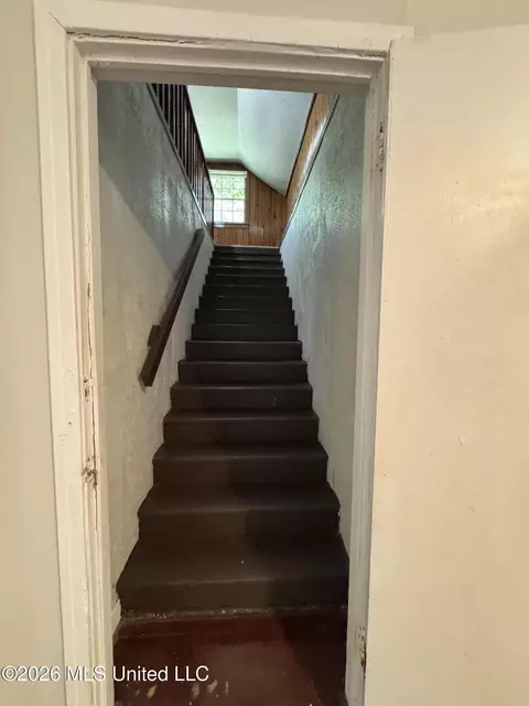 Entry Way - 315 Robinhood Rd, Jackson, MS 39206 photo 1 of 4