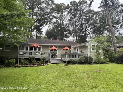 Exterior - 1004 Buckley Dr, Jackson, MS 39206 photo 6 of 8