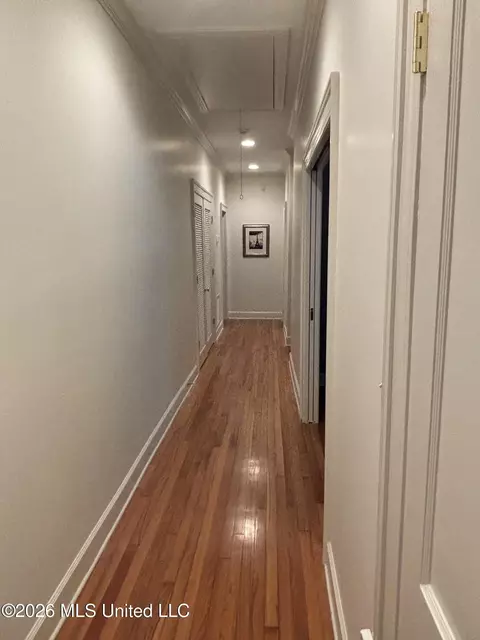 Entry Way - 1004 Buckley Dr, Jackson, MS 39206 photo 2 of 3