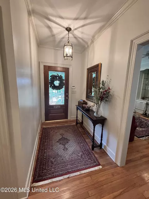 Entry Way - 1004 Buckley Dr, Jackson, MS 39206 photo 1 of 3