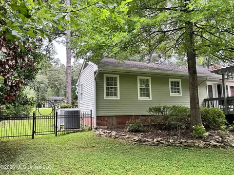 Exterior - 1004 Buckley Dr, Jackson, MS 39206 photo 8 of 8