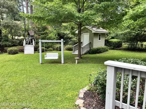 Exterior - 1004 Buckley Dr, Jackson, MS 39206 photo 7 of 8