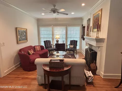 Living - 1004 Buckley Dr, Jackson, MS 39206 photo 3 of 3