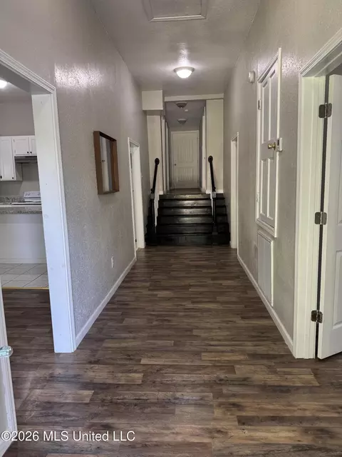 Entry Way - 6209 Elder Ferry Rd, Moss Point, MS 39563 photo 1 of 1