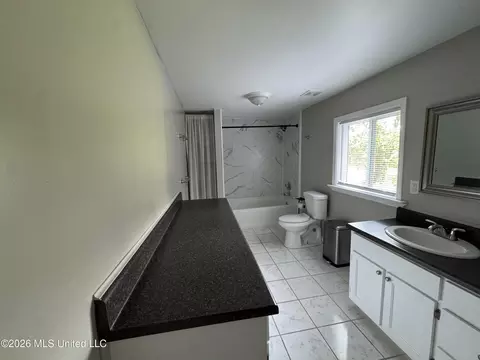 Bath - 6209 Elder Ferry Rd, Moss Point, MS 39563 photo 2 of 2