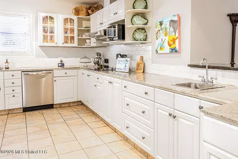 Kitchen - 3800 Redbud Rd, Jackson, MS 39211 photo 1 of 4