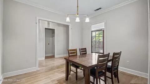 Dining - 116 Greens View Dr, Madison, MS 39110 photo 2 of 2