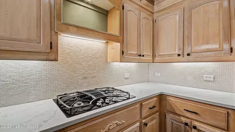 Kitchen - 116 Greens View Dr, Madison, MS 39110 photo 4 of 4