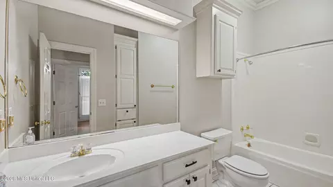 Bath - 116 Greens View Dr, Madison, MS 39110 photo 1 of 6