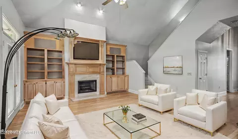 Living - 116 Greens View Dr, Madison, MS 39110 photo 1 of 4