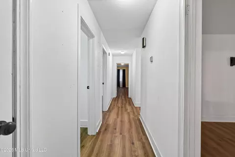 Entry Way - 140 Holleman St, Wiggins, MS 39577 photo 3 of 8