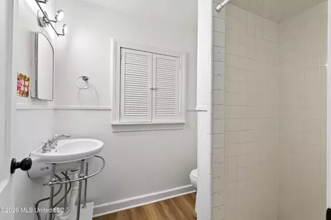 Bath - 140 Holleman St, Wiggins, MS 39577 photo 3 of 6