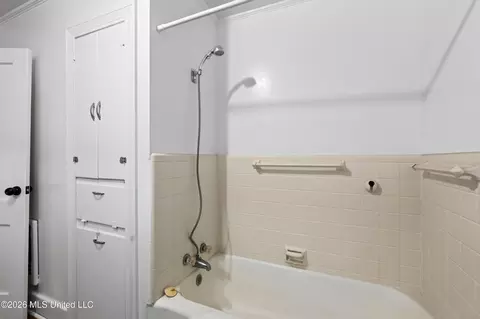 Bath - 140 Holleman St, Wiggins, MS 39577 photo 6 of 6