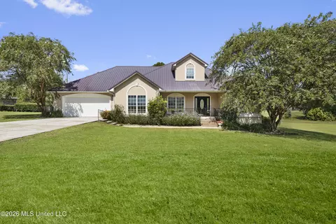 17433 Dogwood Hills Dr, Biloxi, MS 39532
