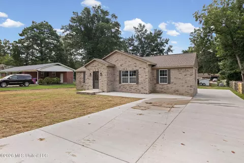 709 Coleman Ave, Holly Springs, MS 38635