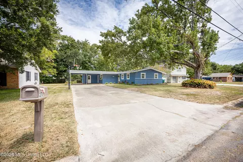 2717 Pinewood Ave, Pascagoula, MS 39567