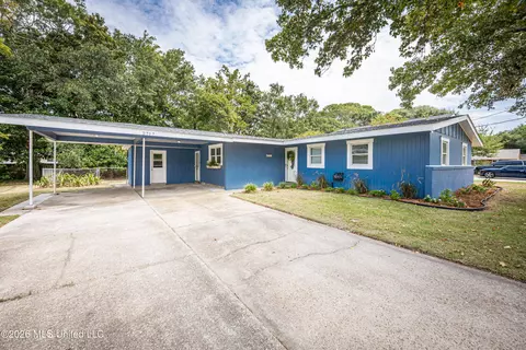 2717 Pinewood Ave, Pascagoula, MS 39567