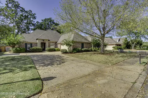 Exterior - 116 Elizabeth Dr, Brandon, MS 39042 photo 2 of 9