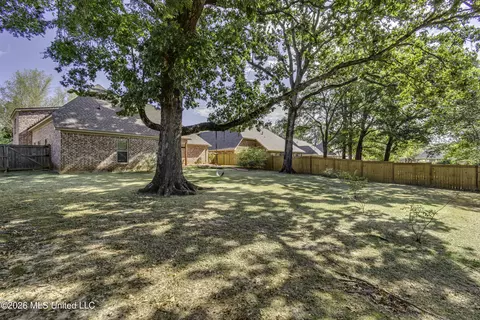 Exterior - 116 Elizabeth Dr, Brandon, MS 39042 photo 9 of 9