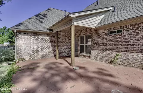 Exterior - 116 Elizabeth Dr, Brandon, MS 39042 photo 5 of 9