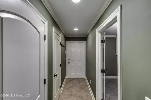 Entry Way - 116 Elizabeth Dr, Brandon, MS 39042 photo 2 of 3