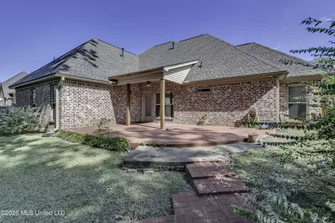 Exterior - 116 Elizabeth Dr, Brandon, MS 39042 photo 4 of 9