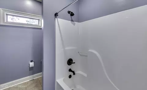 Bath - 116 Elizabeth Dr, Brandon, MS 39042 photo 4 of 9