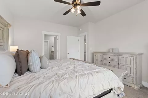 Bedroom - 2084 Tulip Dr, Hernando, MS 38632 photo 2 of 6