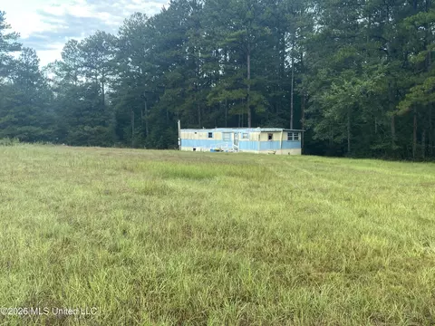 4 E Bond Rd, Wiggins, MS 39577 photo 3