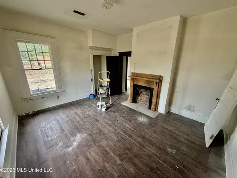 203 E 3rd St, Leland, MS 38756 photo 3
