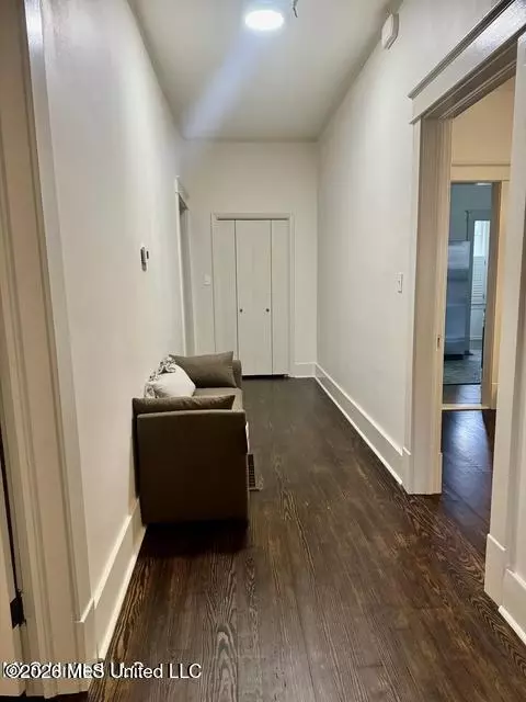 Entry Way - 902 Washington St, Natchez, MS 39120 photo 1 of 1