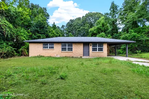 804 Camp Ave, Lumberton, MS 39455