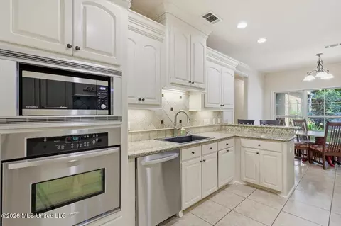 Kitchen - 124 Hemlock Ln, Madison, MS 39110 photo 2 of 3