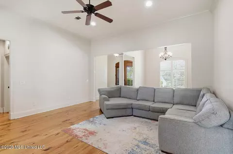 Living - 124 Hemlock Ln, Madison, MS 39110 photo 1 of 2