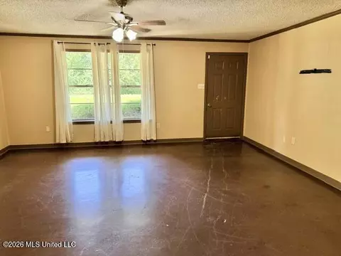 Living - 255 Red Allen Rd, Brandon, MS 39042 photo 3 of 4