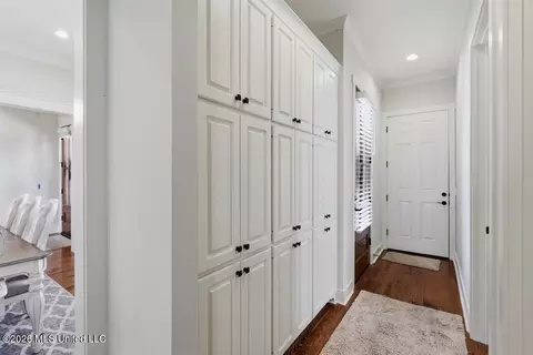 Entry Way - 105 Lake Bnd, Madison, MS 39110 photo 2 of 2