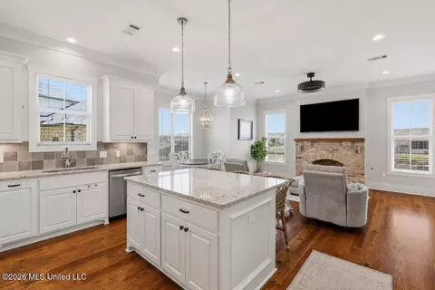 Kitchen - 105 Lake Bnd, Madison, MS 39110 photo 6 of 6