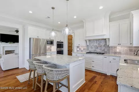 Kitchen - 105 Lake Bnd, Madison, MS 39110 photo 1 of 6