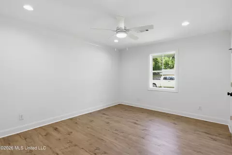 Bedroom - 5326 Balmoral Dr, Jackson, MS 39211 photo 4 of 5