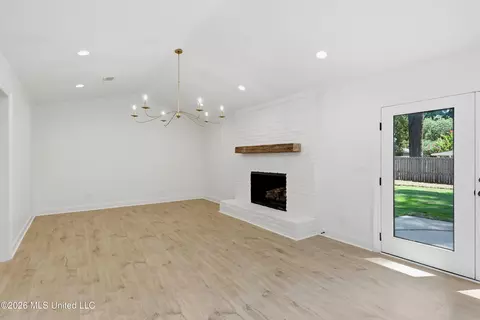 Living - 5326 Balmoral Dr, Jackson, MS 39211 photo 1 of 6
