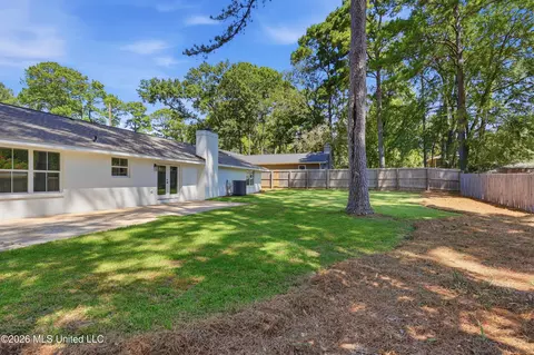 Exterior - 5326 Balmoral Dr, Jackson, MS 39211 photo 5 of 5