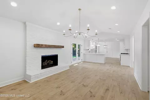 Living - 5326 Balmoral Dr, Jackson, MS 39211 photo 3 of 6