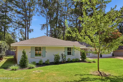 Exterior - 5326 Balmoral Dr, Jackson, MS 39211 photo 2 of 5
